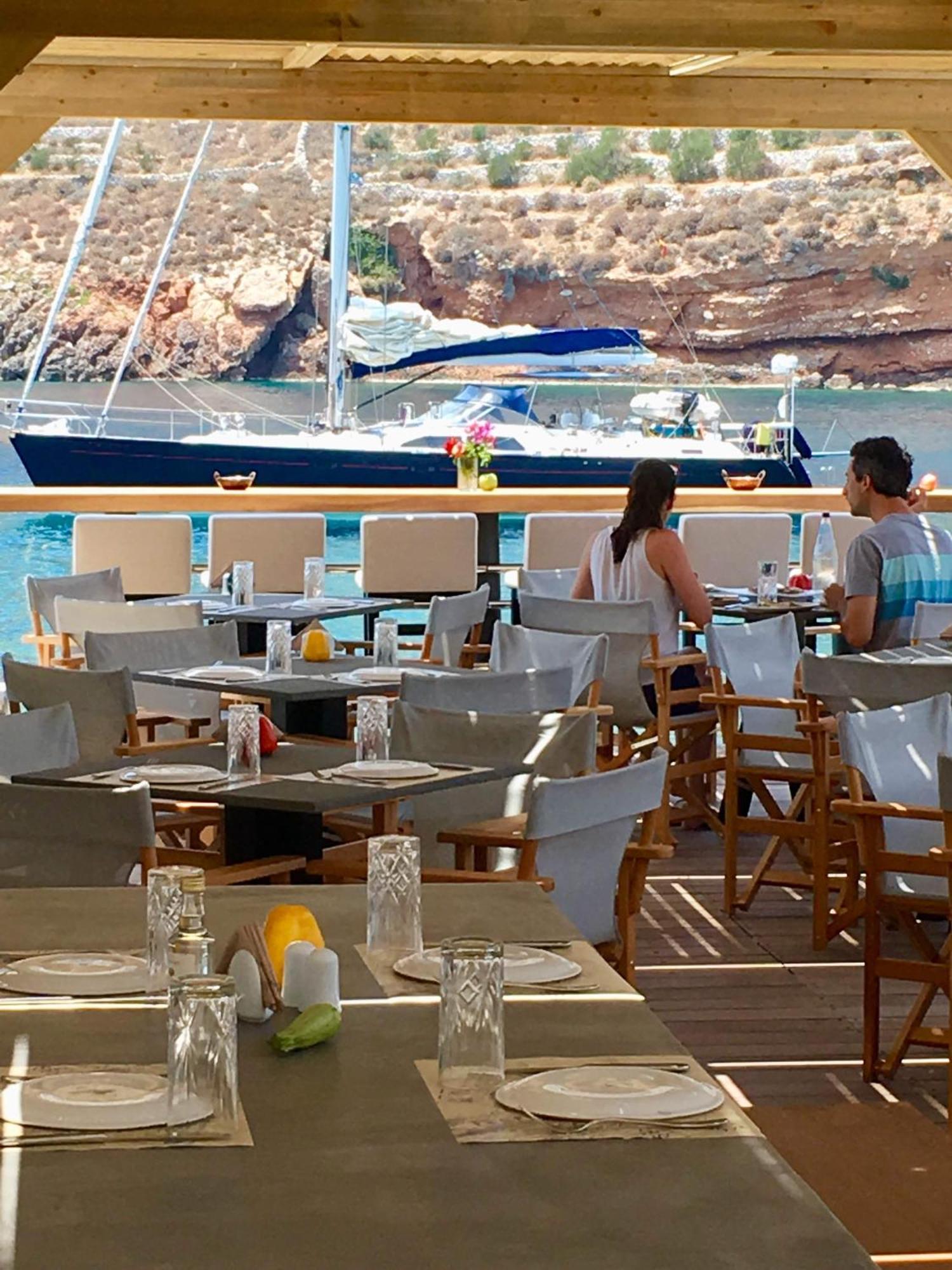 Kyrimai Hotel Yerolimin Eksteriør billede